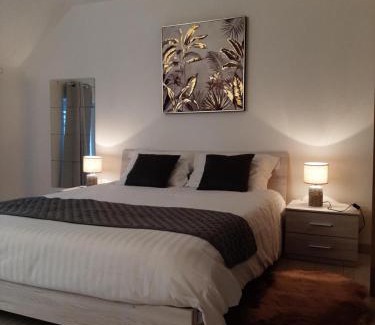 Bousignies-sur-Roc Maison | Maison de campagne en pierre bleue-WIFI et parking