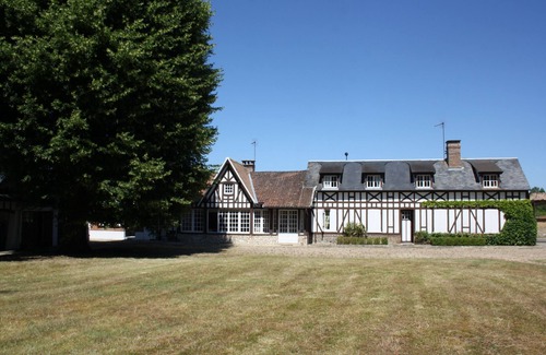Les Trois Lacs Maison | Maison de Campagne Avec Grand Jardin et Terrain de Tennis