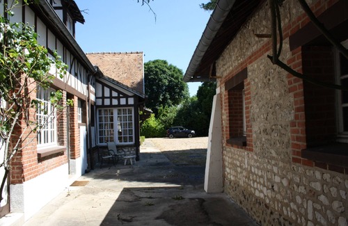 Les Trois Lacs Maison | Maison de Campagne Avec Grand Jardin et Terrain de Tennis