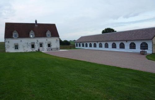 Mauves-sur-Huisne Maison | Maison de campagne rénovée avec jardin clos, terrasse, jeux, 5 chambres, et animaux acceptés - FR-1-497-109