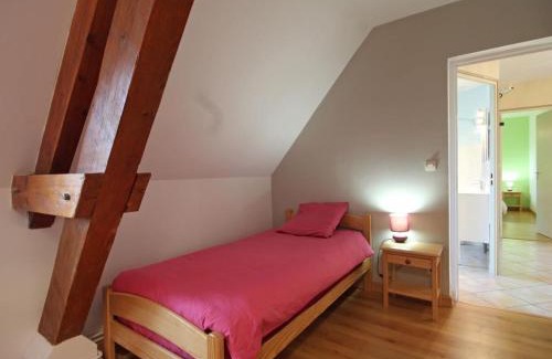 Mauves-sur-Huisne Maison | Maison de campagne rénovée avec jardin clos, terrasse, jeux, 5 chambres, et animaux acceptés - FR-1-497-109