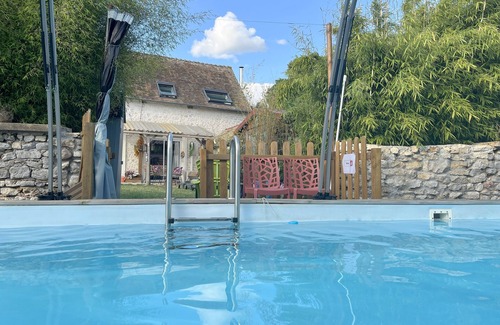 Breuilpont Maison | Maison champêtre familiale tout confort 6 personnes piscine sauna et balnéo