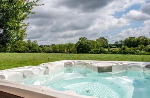 Grosbreuil Maison | Maison de campagne avec jacuzzi