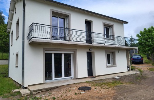 Polignac Maison | Maison de Campagne, calme et vue sur la campagne environnante garantie.