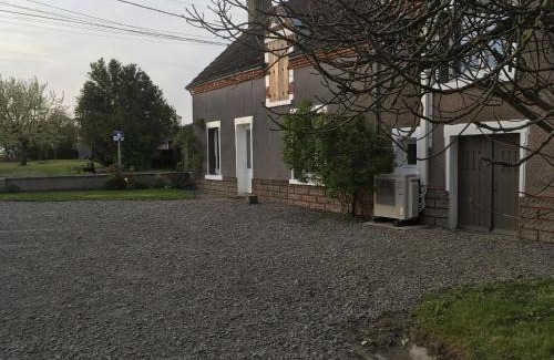 Poulaines Maison | Maison de campagne calme avec jardin, proche du Zoo de Beauval et châteaux de la Loire - FR-1-591-84
