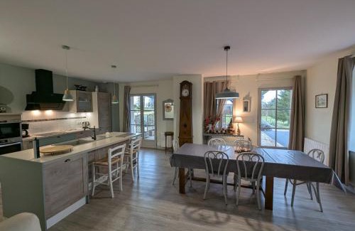 Gy Maison | Maison de caractère à Gy avec parking et Wifi - FR-1-583-448