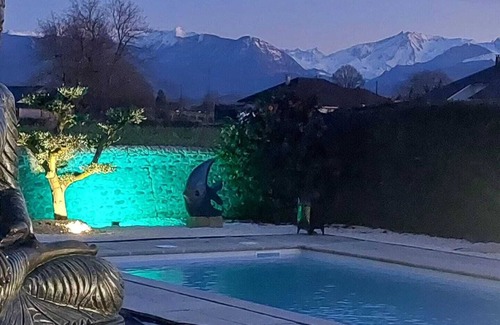 Angais Maison | Maison de Caractère Avec Piscine, au Calme et vue Imprenable sur les Pyrénées