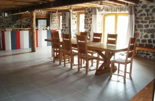 Arlempdes Maison | Maison de caractère avec grand terrain, proche d'Arlempdes, labels ECOGÎTE et Tourisme & Handicap - FR-1-582-118