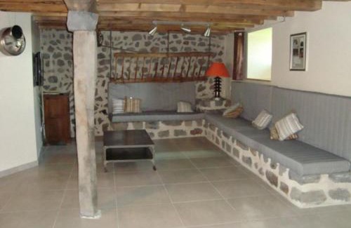 Arlempdes Maison | Maison de caractère avec grand terrain, proche d'Arlempdes, labels ECOGÎTE et Tourisme & Handicap - FR-1-582-118