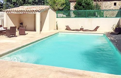 Saint-Victor-la-Coste Maison | Maison de charme à Saint-Victor-la-Coste avec piscine partagée