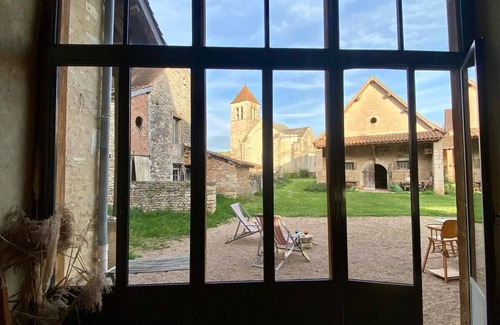 Chapaize Maison | Maison de Charme au Coeur de la Bourgogne, Idéale Pour des Vacances Avec Enfants