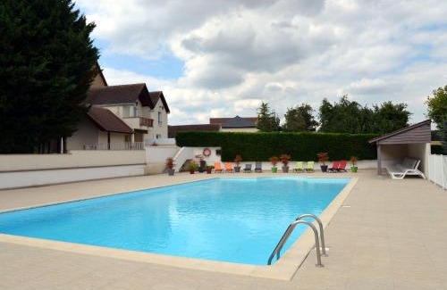 Faverolles Maison | Maison de Charme avec Piscine Chauffée et Tennis à Proximité du Zoo de Beauval - FR-1-591-26