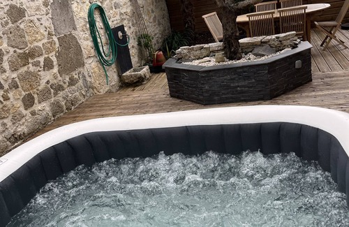 Nerac Maison | Maison de charme avec spa et patio privé