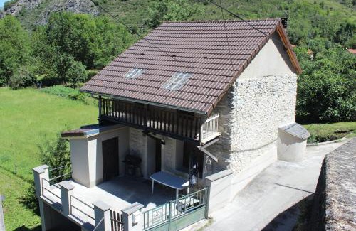 Ussat Maison | Maison de charme calme entourée de montagne