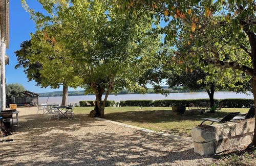Vayres Maison | Maison de Charme dans le bordelais bord de rivière, piscine et proche St-Emilion