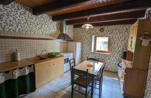 Girancourt Maison | Maison de charme en pierres, proche de la nature, idéale pour balades, proche Épinal - FR-1-589-73