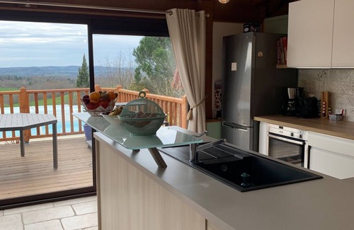 Curemonte Cottage | Maison de Charme**** au calme avec piscine et vue spectaculaire