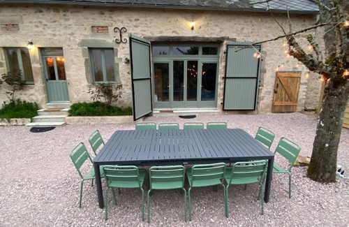 Vaux Maison | Maison de campagne avec SPA en pleine nature, idéale pour les familles!