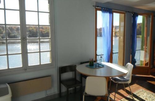 Saint-Bonnet-Troncais Appartement | Maison de L`Etang