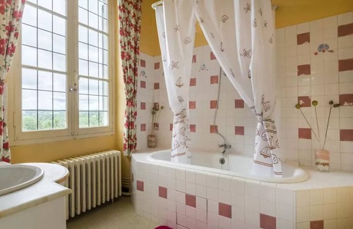Ginestet Maison | Maison de Maître au Coeur de la Campagne Dordognaise, Idéale Pour les Familles !