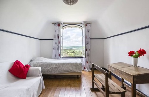 Ginestet Maison | Maison de Maître au Coeur de la Campagne Dordognaise, Idéale Pour les Familles !