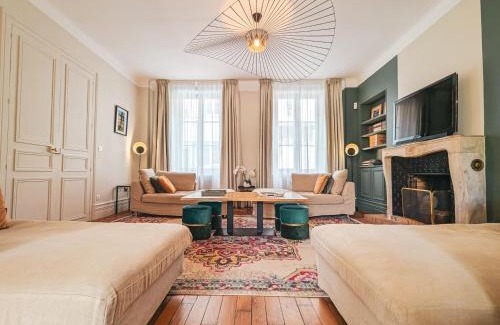 Chateauroux Maison | Maison de maître avec jardin, spa et parking au cœur de Châteauroux - FR-1-591-322