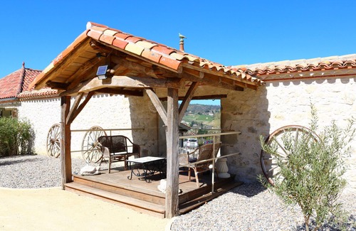 Penne-d'Agenais Maison | maison de maitre 17 °siècle, vue panoramique, propriété de 15 ha arborée, calme