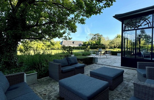 Equemauville Maison | Maison de maître on the outskirts of Honfleur, heated pool and landscaped garden