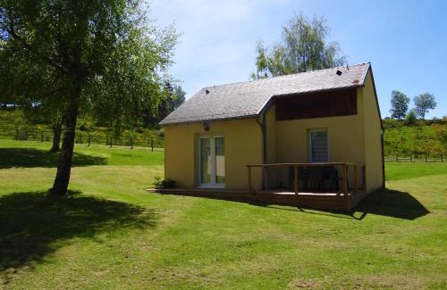 Chaudes-Aigues Maison | Maison de plein pied au cœur de la nature