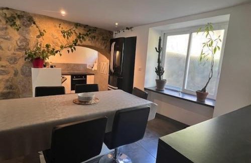 La Celle-sous-Gouzon Maison | Maison de rue avec piscine