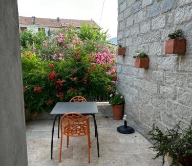Sainte-Lucie-de-Tallano Appartement | Maison de Vacances - Casa Mezanaccia avec Terrasse fleurie meublé tourisme 3 étoiles
