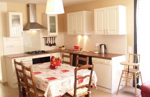 Saint-Paterne-Racan Maison | Maison de vacances avec piscine chauffée, spa, aire de jeux et jardin privatif en Touraine - FR-1-381-286