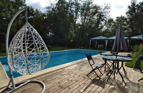Malay Maison | Maison de Vacances avec Piscine pour 12 Personnes (à coté voie verte pour vélo)