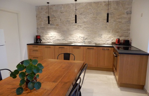 Ornans Maison | Maison de Vacances en Bord de Rivière - Jardin - Garage - Wifi