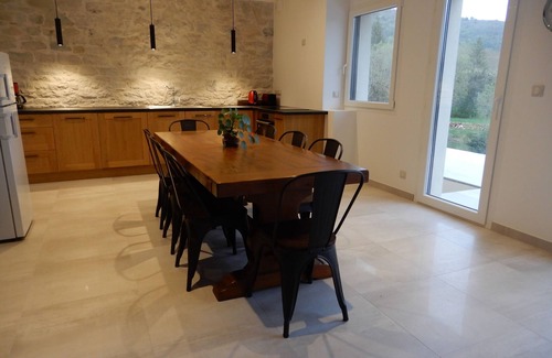 Ornans Maison | Maison de Vacances en Bord de Rivière - Jardin - Garage - Wifi
