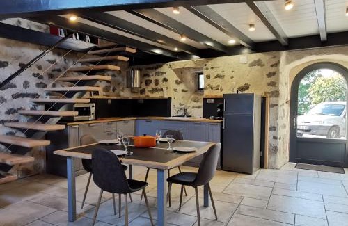 Arsac-en-Velay Maison | Maison de vacances rénovée, entre nature et ville, proche du Puy-en-Velay - FR-1-582-321