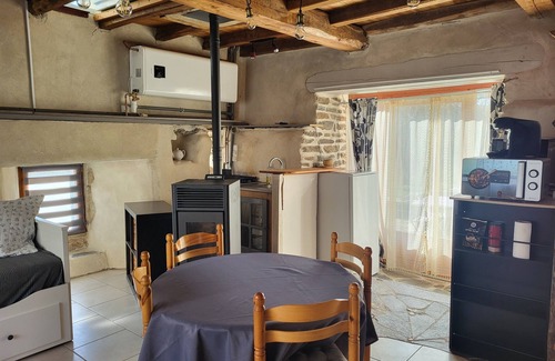 Le Bleymard Villa | Maison de vacances face au Mont Lozère au milieu des bois