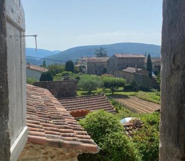 Branoux-les-Taillades Maison | Maison de village Cévenole climatisée à Branoux-Les-Taillades - Gard - #TravellerAwards 2025