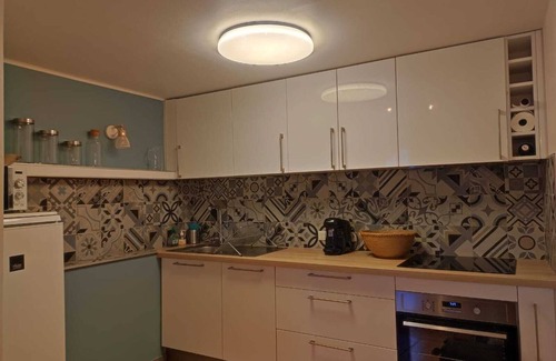 La Roquebrussanne Appartement | Maison de village cosy 1 à 4 personnes