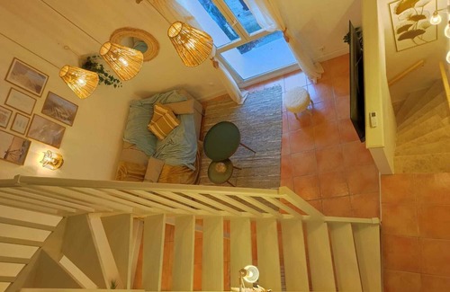 La Roquebrussanne Appartement | Maison de village cosy 1 à 4 personnes