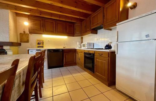 Saint-Pierre-du-Champ Maison | Maison de Village Indépendante avec Cour Fermée et Garage - Proche Sites Médievaux et Nature - FR-1-582-61
