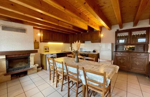 Saint-Pierre-du-Champ Maison | Maison de Village Indépendante avec Cour Fermée et Garage - Proche Sites Médievaux et Nature - FR-1-582-61