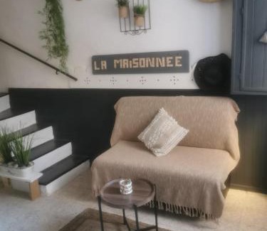 Roquemaure Appartement | Maison de village 5 vacanciers chez Néné et Bibi