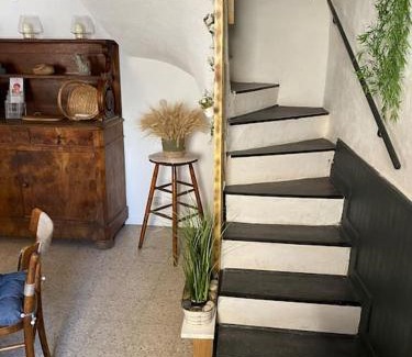 Roquemaure Appartement | Maison de village 5 vacanciers chez Néné et Bibi