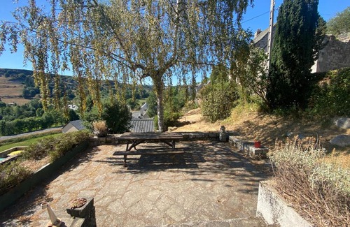 Saint-Urcize Maison | Maison de village avec terrasse et jardin Saint Urcize