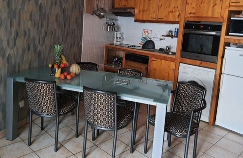 Vic-le-Comte Maison | Maison de Village F2 60m² Avec Cour Fermée