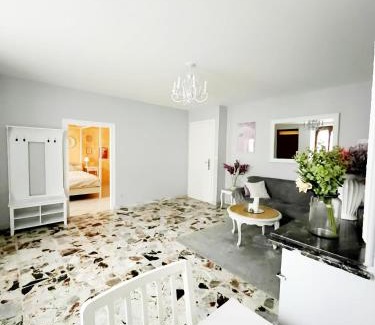 Flagy Maison | Maison de village - Suite Baroque cosy et élégante à 1 h de Paris proche Fontainebleau