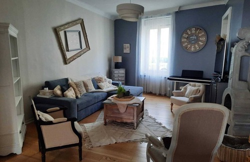 Chateauroux Maison | Maison avec piscine chauffée, salle de jeux, salle de sport.