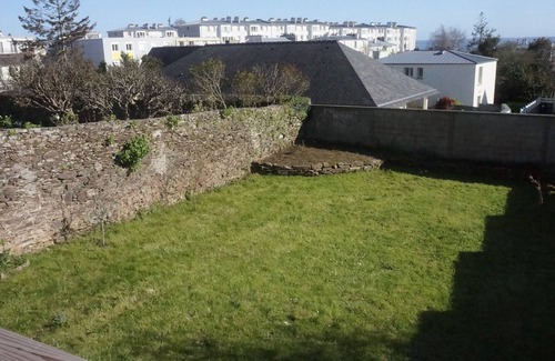 Rive Droite Maison | Maison de ville, grand jardin, vue rade de Brest.