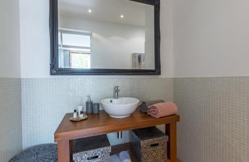 Neffies Lit Et Petit-Déjeuner | Maison Dix Chambres d'hôtes et Espace SPA Bien être